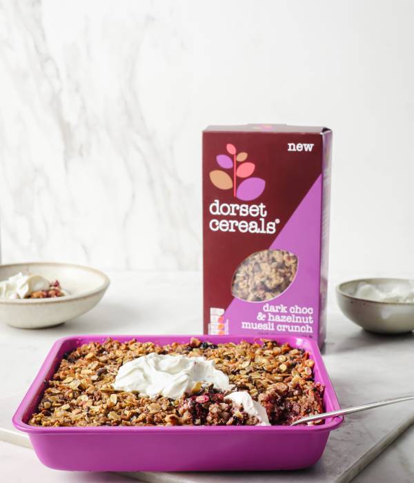 Apple & Blackberry Baked Muesli Crunch