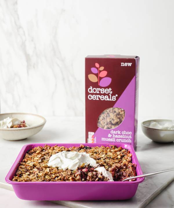 Apple & Blackberry Baked Muesli Crunch